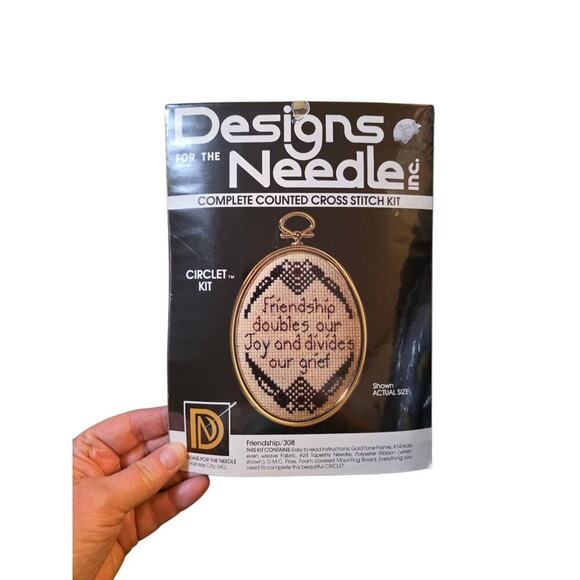 NEW 1980s Designs For The Needle Friendship 308 Counted Cross Stitch Kit 16129 - Picture 1 of 2